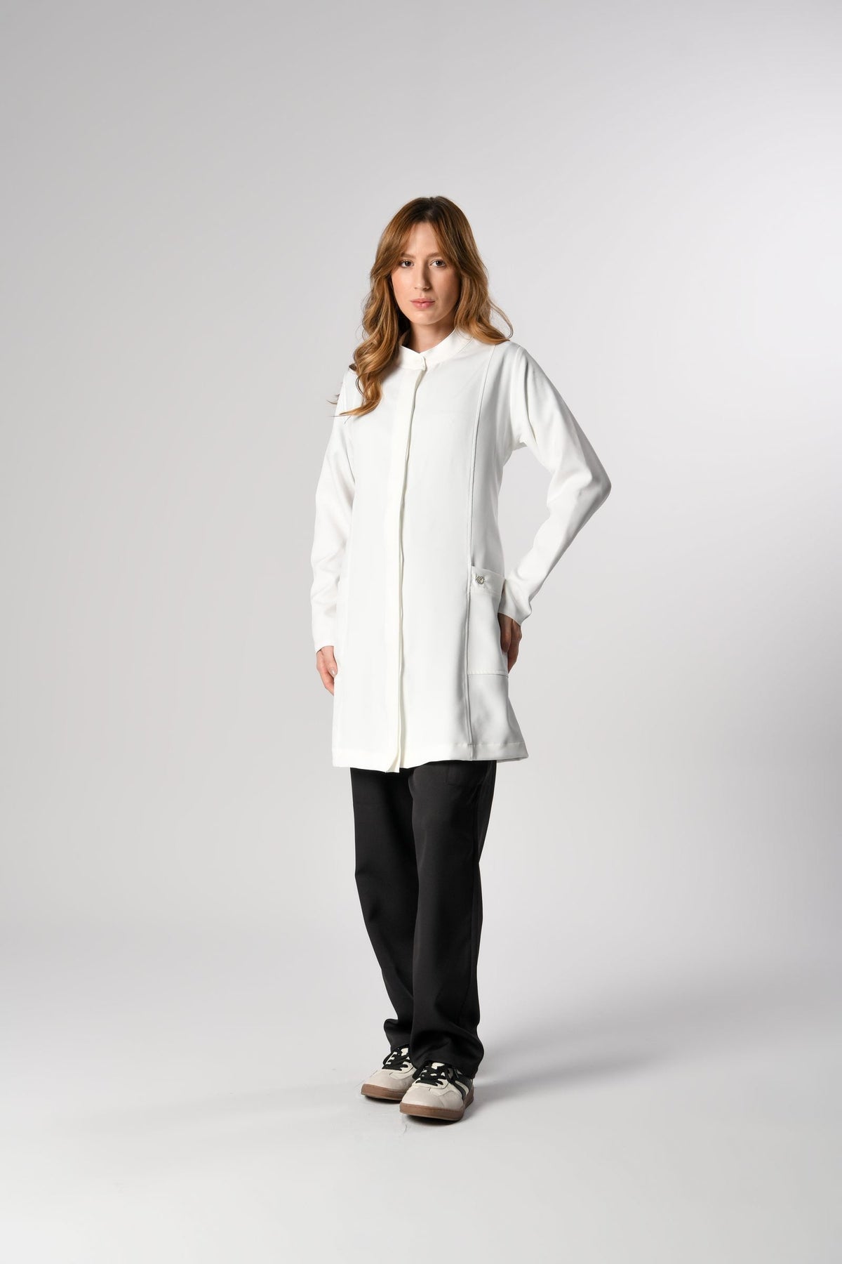 Jaleco Basic Feminino Off White, frente