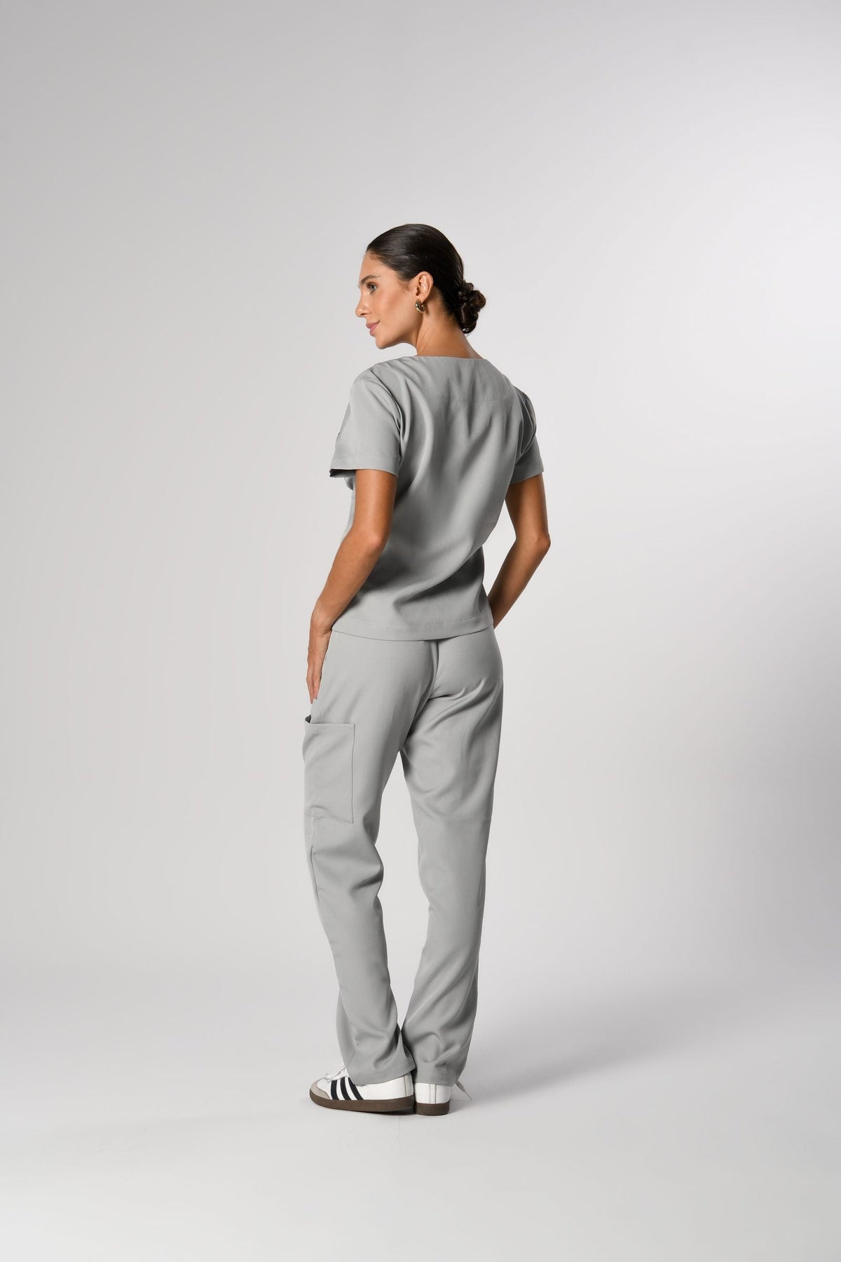 Scrub Basic Feminino Cinza, costas