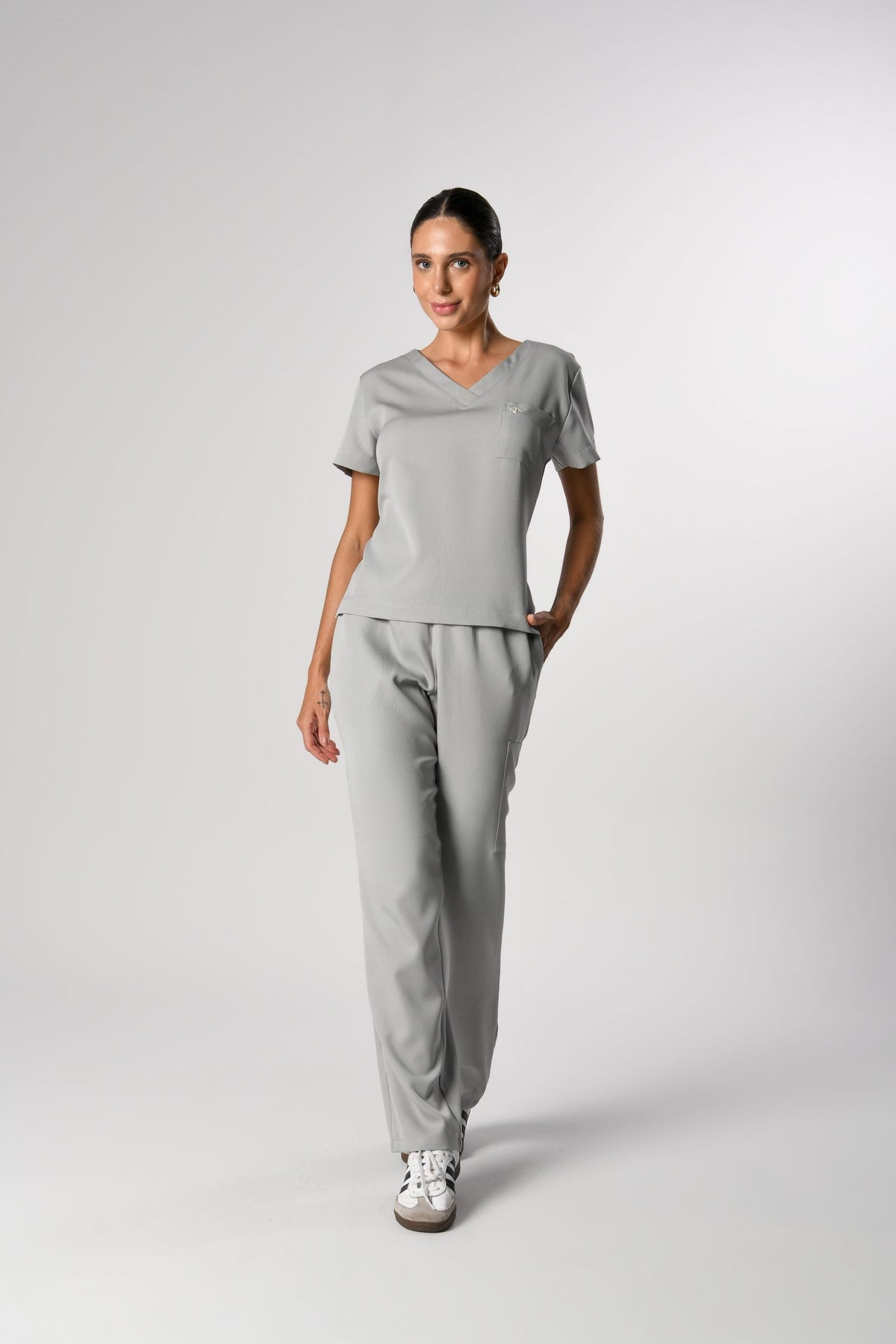 Scrub Basic Feminino Cinza, frente