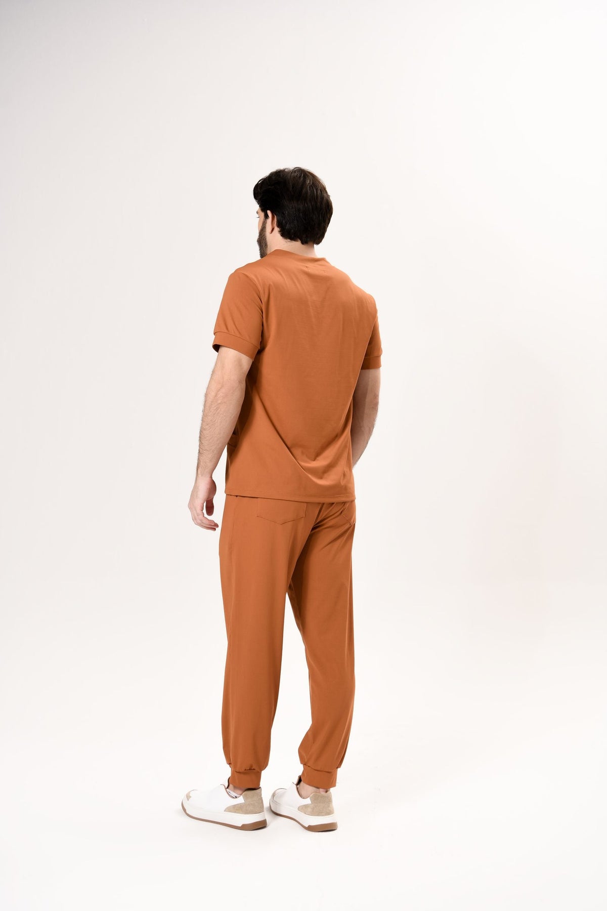 Scrub Flow Masculino Caramelo, costas