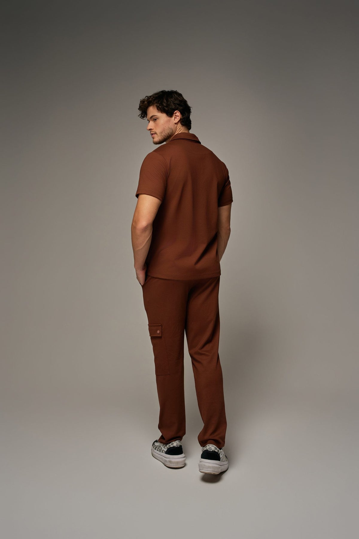 Scrub Tech Masculino Marrom, costas