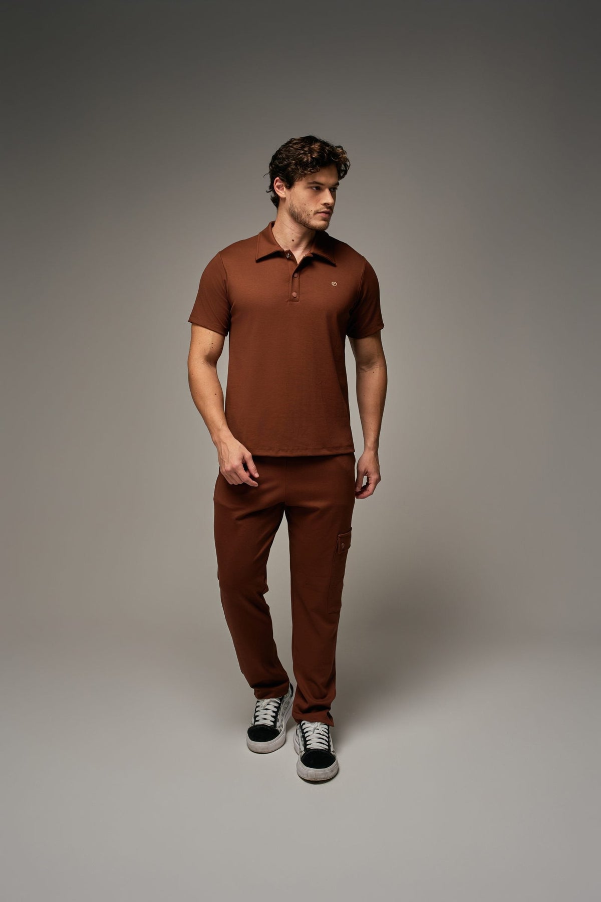 Scrub Tech Masculino Marrom, frente